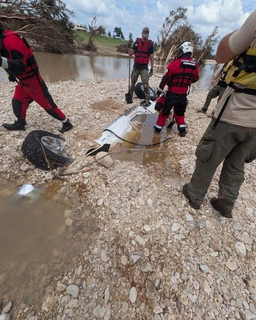 Exposed by Receding Waters: Texas Search and Recovery Teams Face Harrowing Task as Bodies Emerge from Hidden Vehicles and Debris Weeks After Catastrophic Flooding