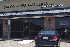 Two Injured in Gunfire at Arlington’s Salon and Spa Galleria on South Cooper Street: Police Secure Chaotic Scene as Investigation into Shooter and Motive Remains Ongoing”